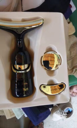 Massaggiatore Viso Multifunzione 4D photo review